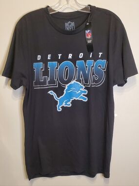 370. NWT - NFL Detroit Lions Double Sided T-Shirt